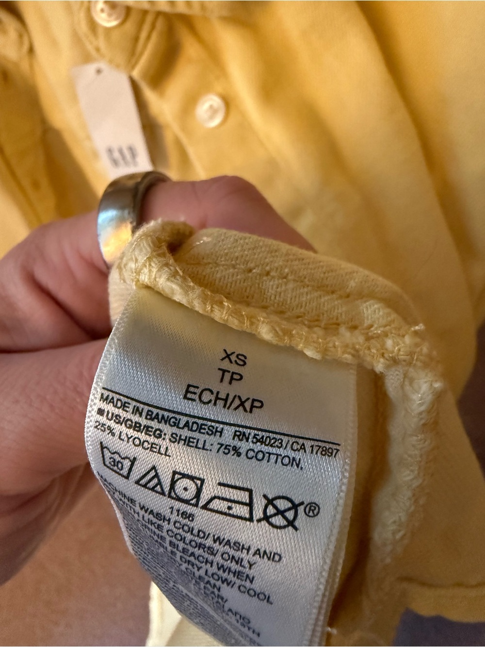 Gap Button Up - Picture 5 of 5